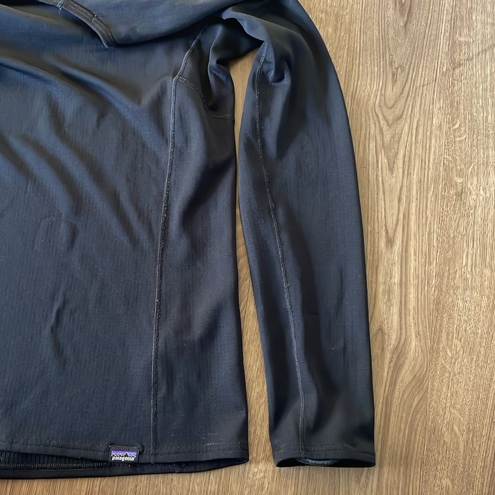 Patagonia Capilene Midweight Baselayer - XS in Black - Picture 6 of 7